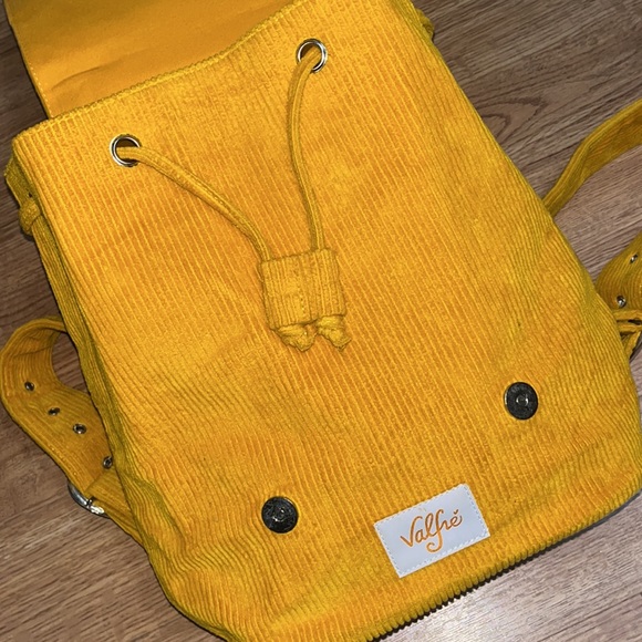 💛 🫦 💛• VALFRE x Love Thineself Vibes • 🫦♥️🫦 - Picture 10 of 10